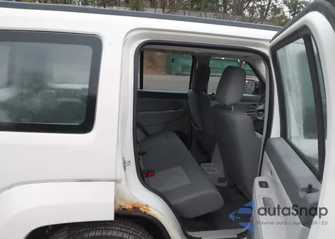 2008 Jeep Liberty Sport z USA, uszkodzony, nr VIN 1J8GN28K48W288012